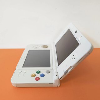 CONSOLE NINTENDO NEW 3DS BIANCO CON CAVO + PENNINO