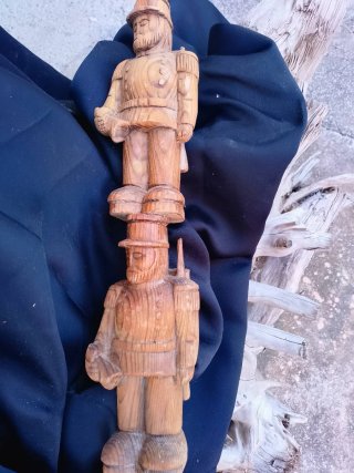 Antigua talla doble madera soldados. Pieza única.
