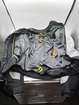Chaqueta Moto Mujer con Espaldera Carnet A2