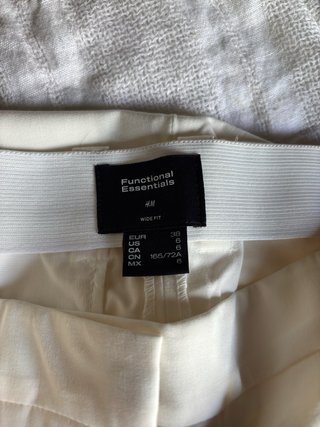 Bermudas crema H&M talla 38 precio original 25.99