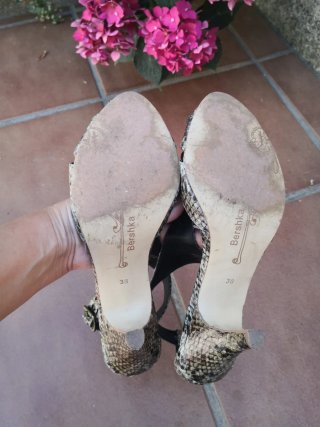 Sandalias de tacón piel serpiente