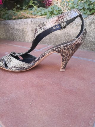 Sandalias de tacón piel serpiente