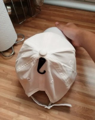 Gorra de Adidas Blanca, Nueva con Etiquetas