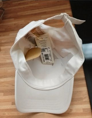 Gorra de Adidas Blanca, Nueva con Etiquetas