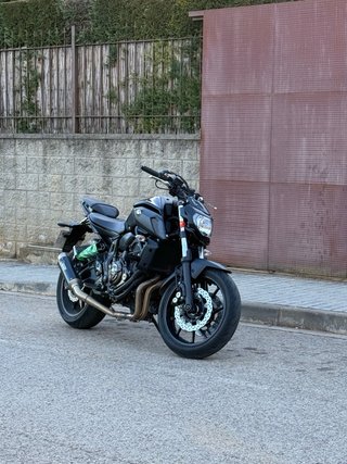Yamaha MT-07 2019 A2 | Escape MIVV | Extras