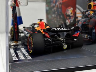 Max Verstappen RB18 Red Bull Minichamps 1:43