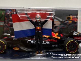 Max Verstappen RB18 Red Bull Minichamps 1:43