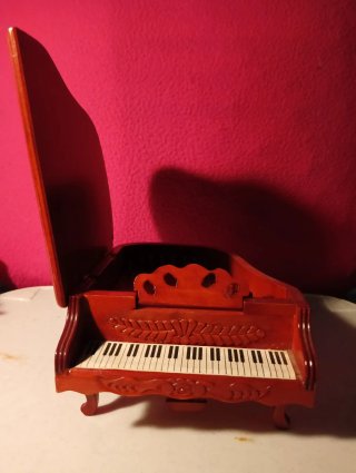 Piano y banqueta miniatura 1/12