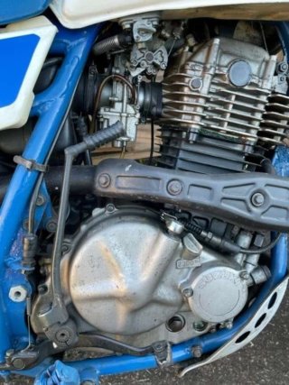 Motor Suzuki 650. Arranque a patada