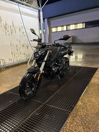 Voge 125R Negra