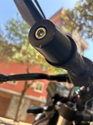 Voge 125R Negra
