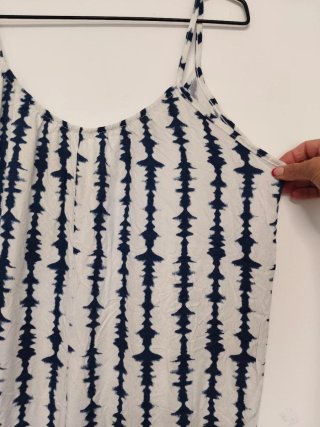 Mono de verano azul y blanco