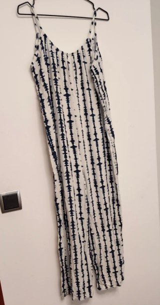 Mono de verano azul y blanco