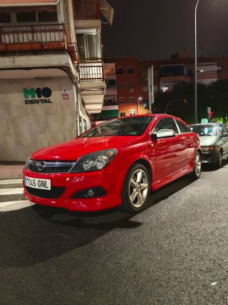 Opel Astra  gtc 2009