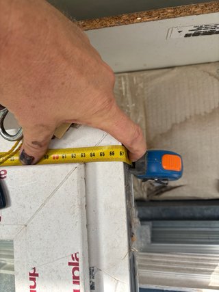 Ventana 67cmx170cm PVC con persiana electrica.