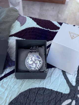 Reloj Guess Mujer Plata y Morado