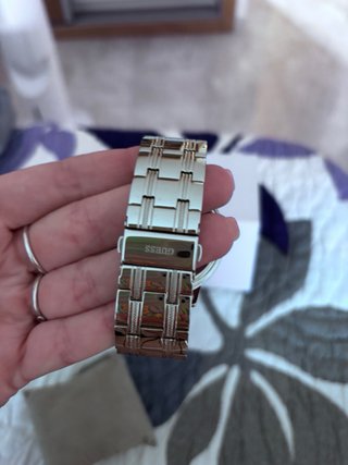 Reloj Guess Mujer Plata y Morado