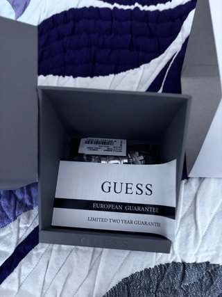 Reloj Guess Mujer Plata y Morado