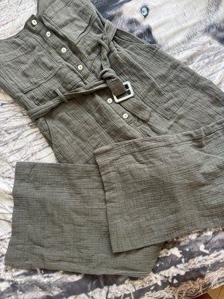 Mono largo tirantes verde oliva Talla S De Zara