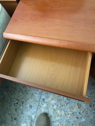 Conjunto madera: cama, mesita y armario