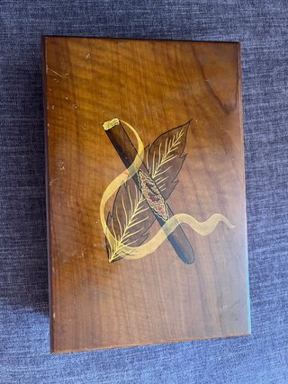 Antica scatola musicale per sigari in legno