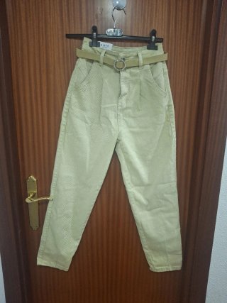 Pantalón vaquero beige SIXTE con cinturón