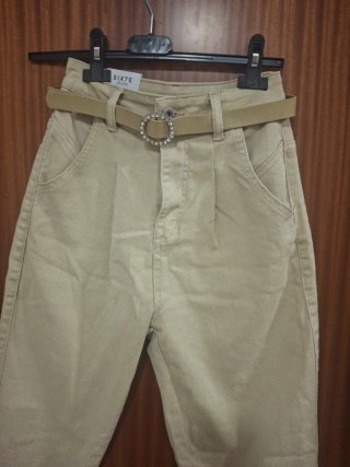 Pantalón vaquero beige SIXTE con cinturón