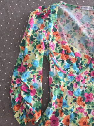 Vestido floral Stradivarius nuevo