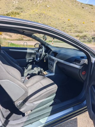 Opel Astra GTC 1.9cdti 150cv (pegatina B)