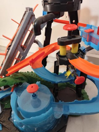 Lavadero Cocodrilo Destructor de Hot Wheels