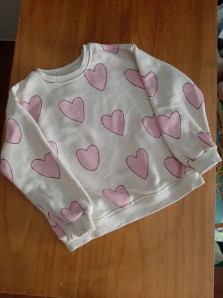 Sudadera Zara niña 4-5 años corazones