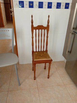 Silla antigua madera asiento tapizado
