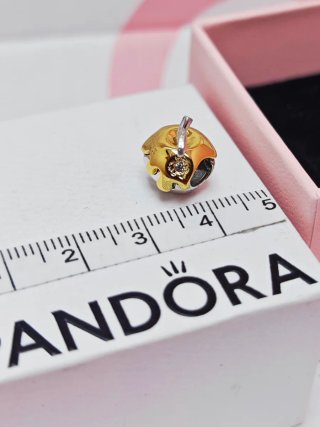 Charm Manzana Pandora disney Plata