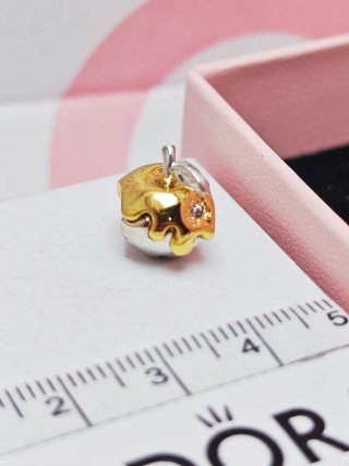 Charm Manzana Pandora disney Plata