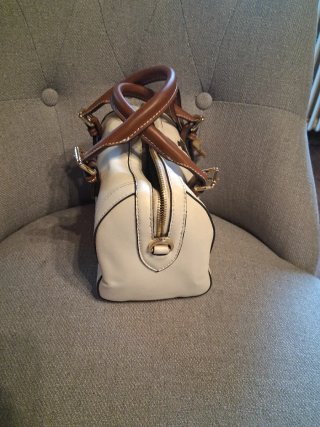 Borsa Tory Burch bianca con dettagli marroni