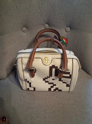Borsa Tory Burch bianca con dettagli marroni