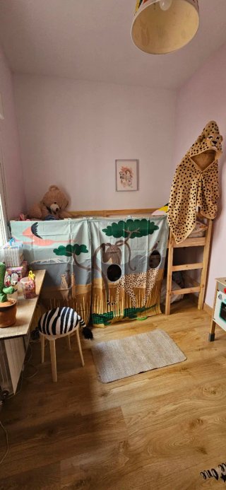 Cama infantil con tobogán y carpa