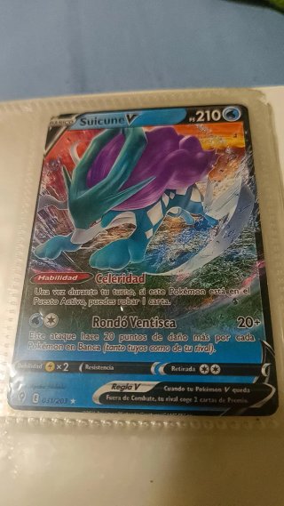 Carta Pokémon Suicune V 210 HP