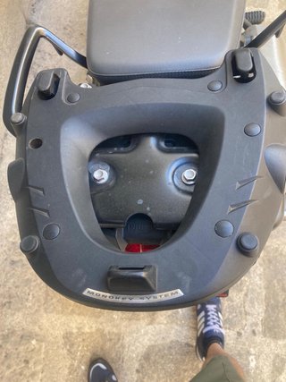 Baúl GIVI V47 Tech