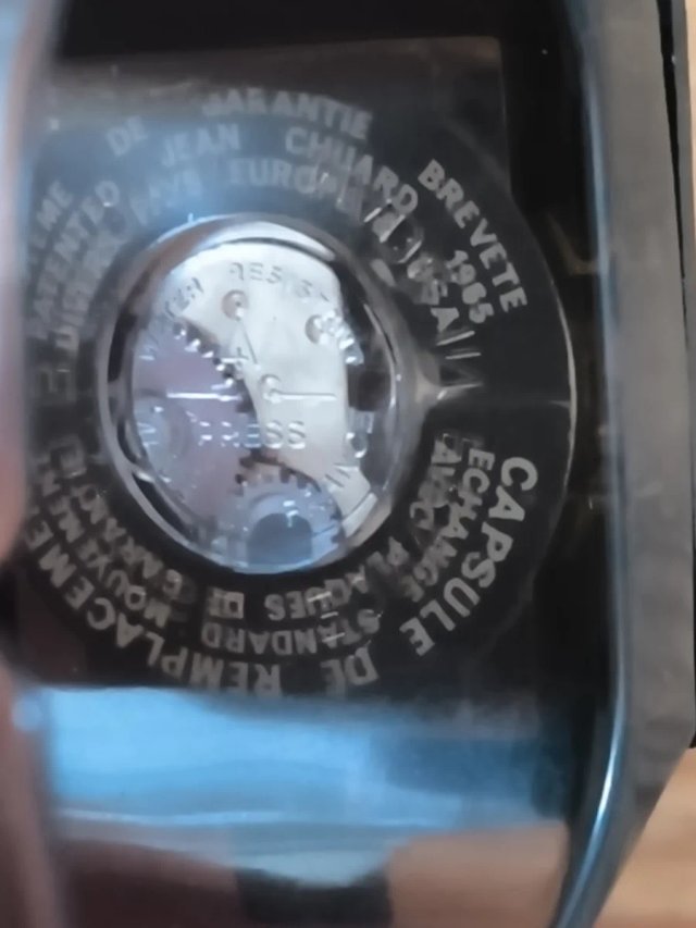 Reloj 4V France 1970 funciona pero para raparar