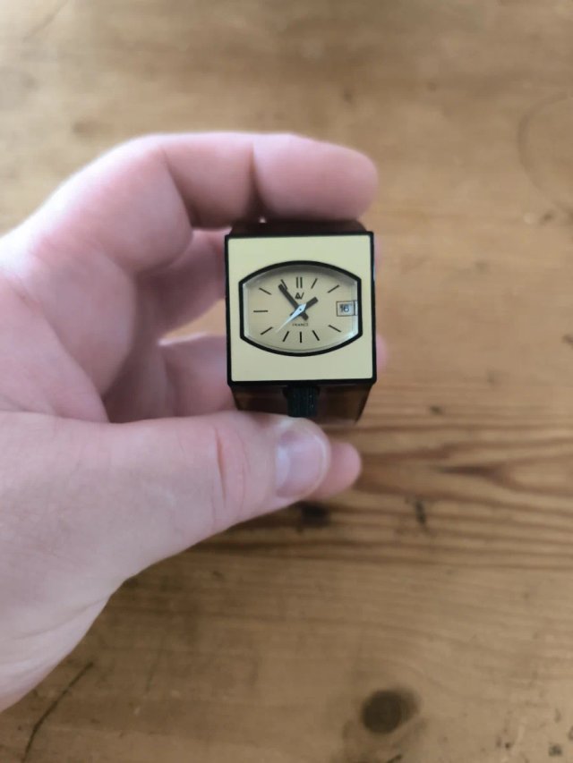 Reloj 4V France 1970 funciona pero para raparar