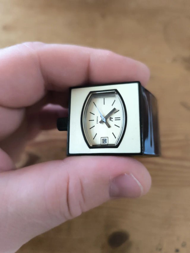 Reloj 4V France 1970 funciona pero para raparar