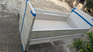 Cama con cajones blanca y beige