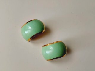 Pendientes vintage dorados y verdes