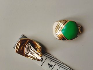 Pendientes vintage dorados y verdes