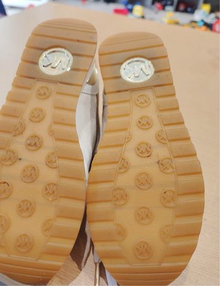 Zapatillas Michael Kors Blancas y Doradas
