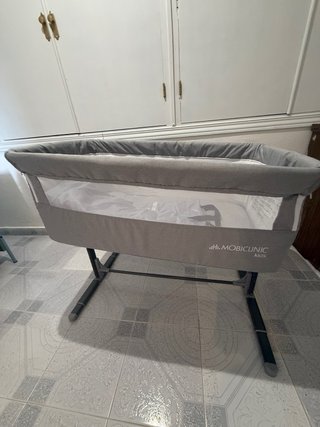 Cuna colecho Mobiclinic gris