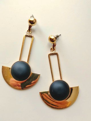 Pendientes vintage dorados y negros