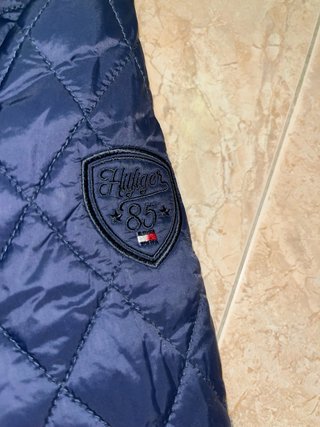 Chaqueta Tommy Hilfiger azul acolchada