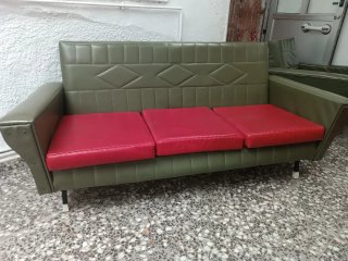 Sofá y sillones skay verde y rojo vintage